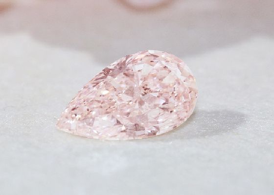 Kích thước lớn Màu hồng lạ mắt CVD Nhân tạo Kim cương tổng hợp 3.74ct Hình quả lê