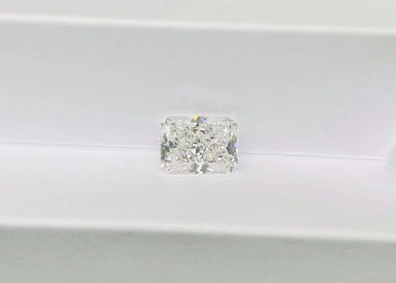 Không màu 10 Mohs CVD Lab Grown Diamond Radiant Cut Thiết kế lạ mắt