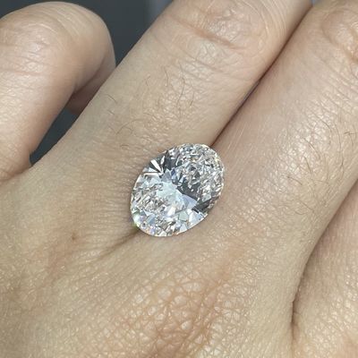Không màu 10 Mohs Lab hình bầu dục CVD kim cương trưởng thành 2.0ct-2.5ct IGI chứng nhận