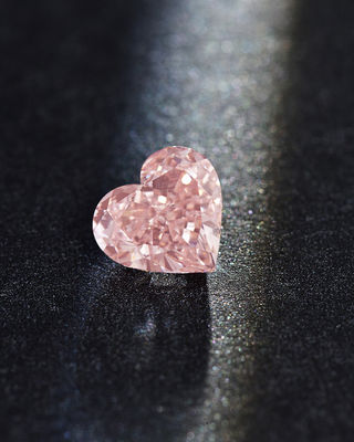 Fancy Light Pink CVD lab đã trồng kim cương hồng tổng hợp hình trái tim 2.69ct