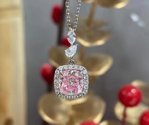 Phòng thí nghiệm cắt đệm màu hồng 1.63ct VS Vòng cổ kim cương Vàng trắng 18k Tùy chỉnh dịch vụ