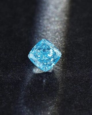 Loose CVD Lab Grown Synthetic Fancy Vivid Blue Diamond Cushion Shape 2.25ct IGI Certified