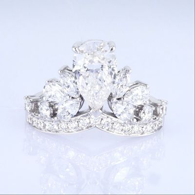 Chiếc nhẫn kim cương 18k Crown Style Lab-Grown Đẹp phụ nữ công chúa thiết kế Đỏ kim cương Lab-Grown