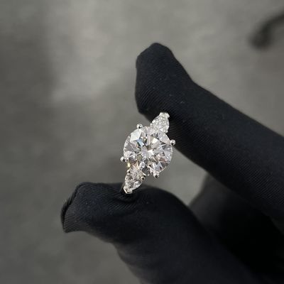 Nhẫn kim cương phát triển trong phòng thí nghiệm 3.01ct CVD trắng F VS2