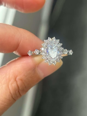 Nhẫn kim cương Oval trắng Lab Grown tuyệt đẹp 1.168ct DEF VVS PT950 EX